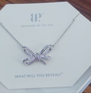 Bomb Party bow necklace